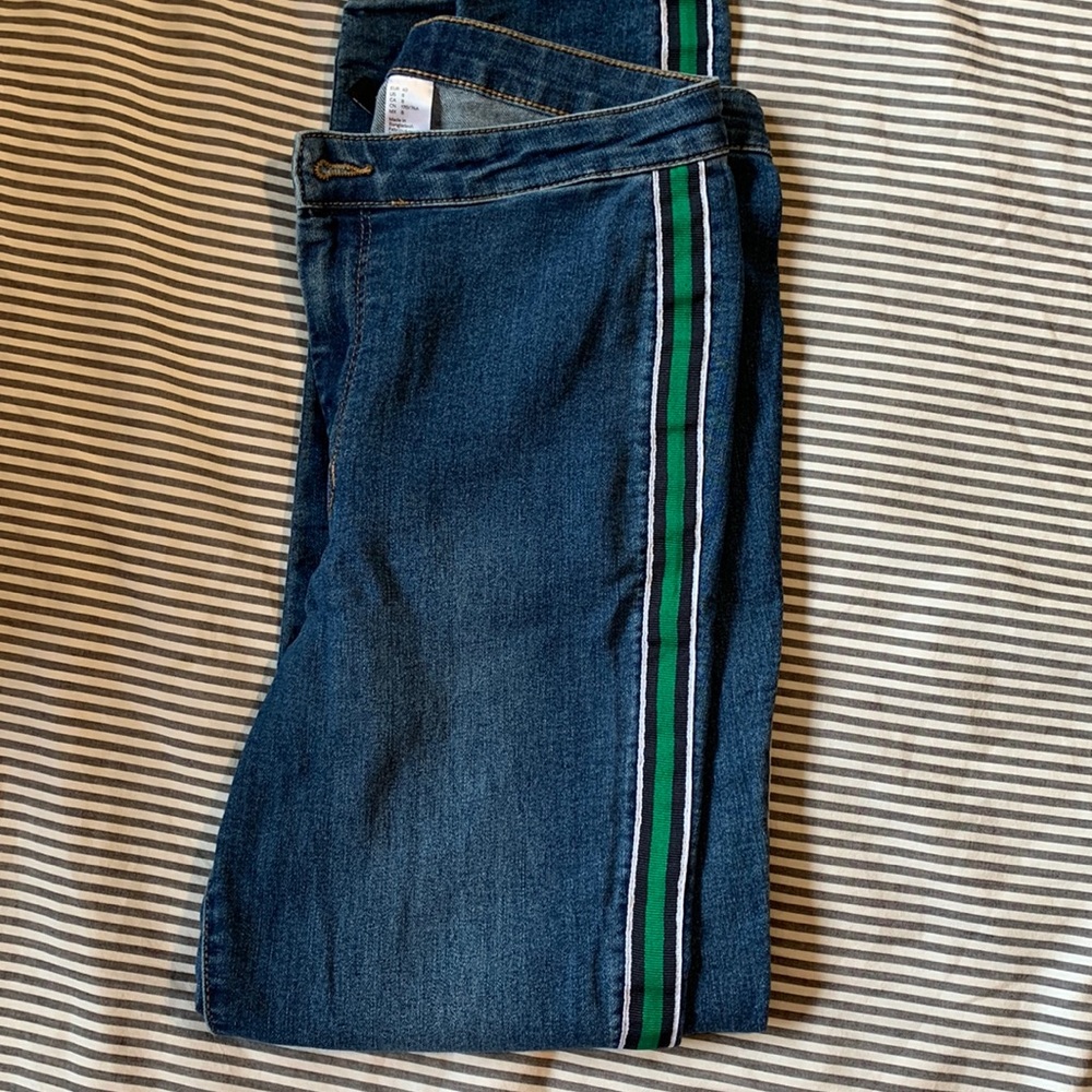 Skinny high rise jeans with green stripes